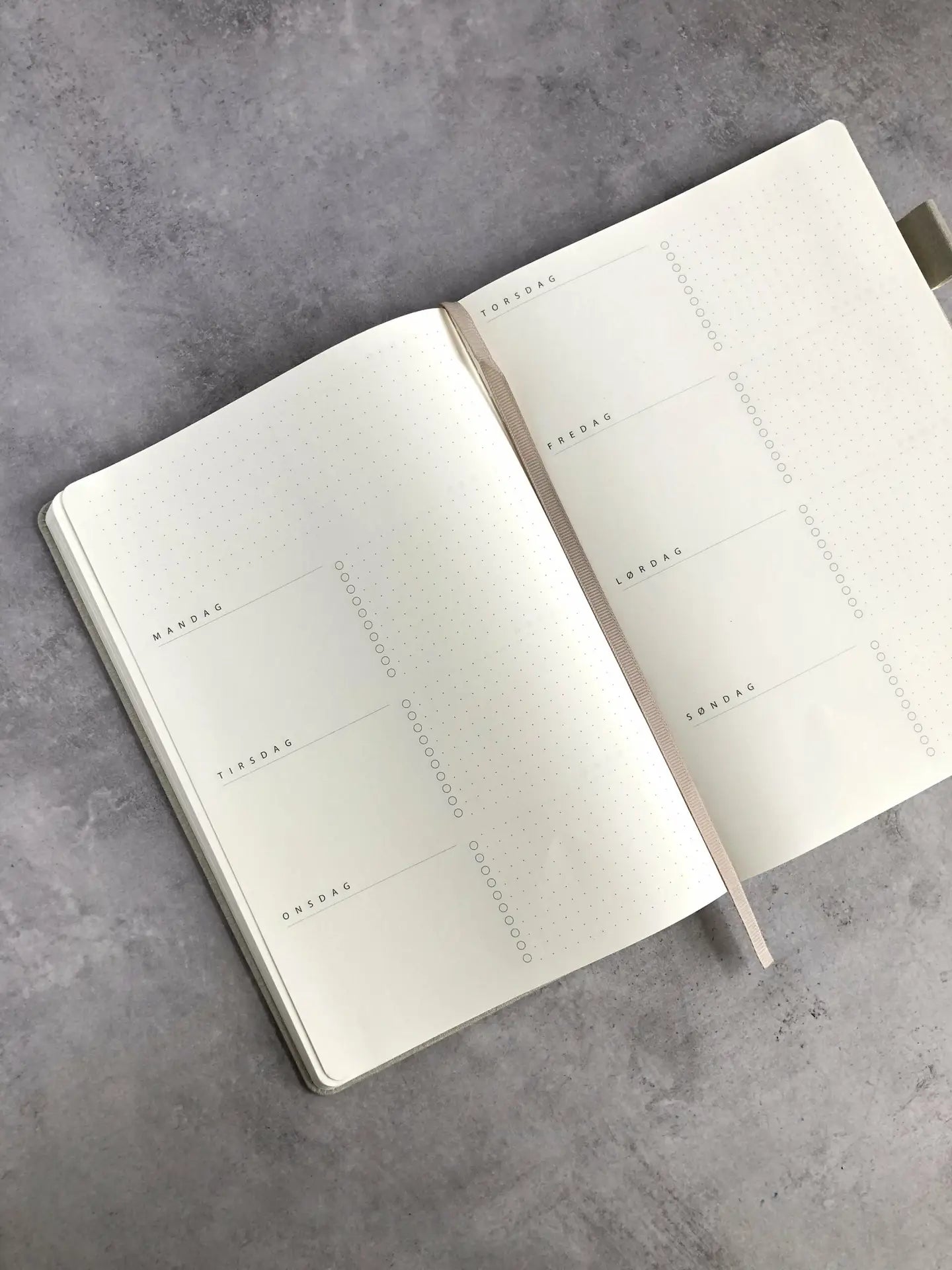 Ukeplanlegger uten datoer – Ettårig med daglige to-do lister